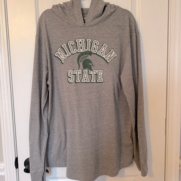 Captivating NWT Michigan State Gray T-Shirt XL Hoodie - Picture 1 of 7